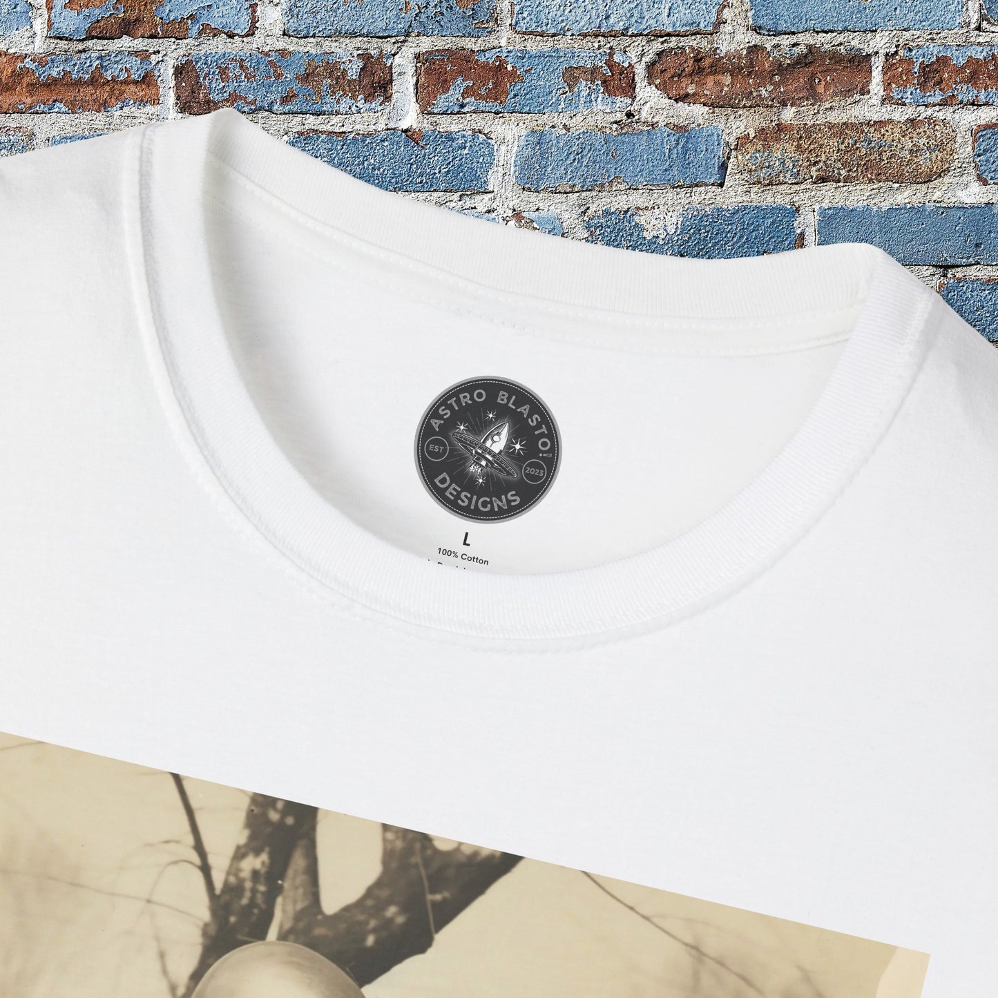 alien love connection space art t shirt