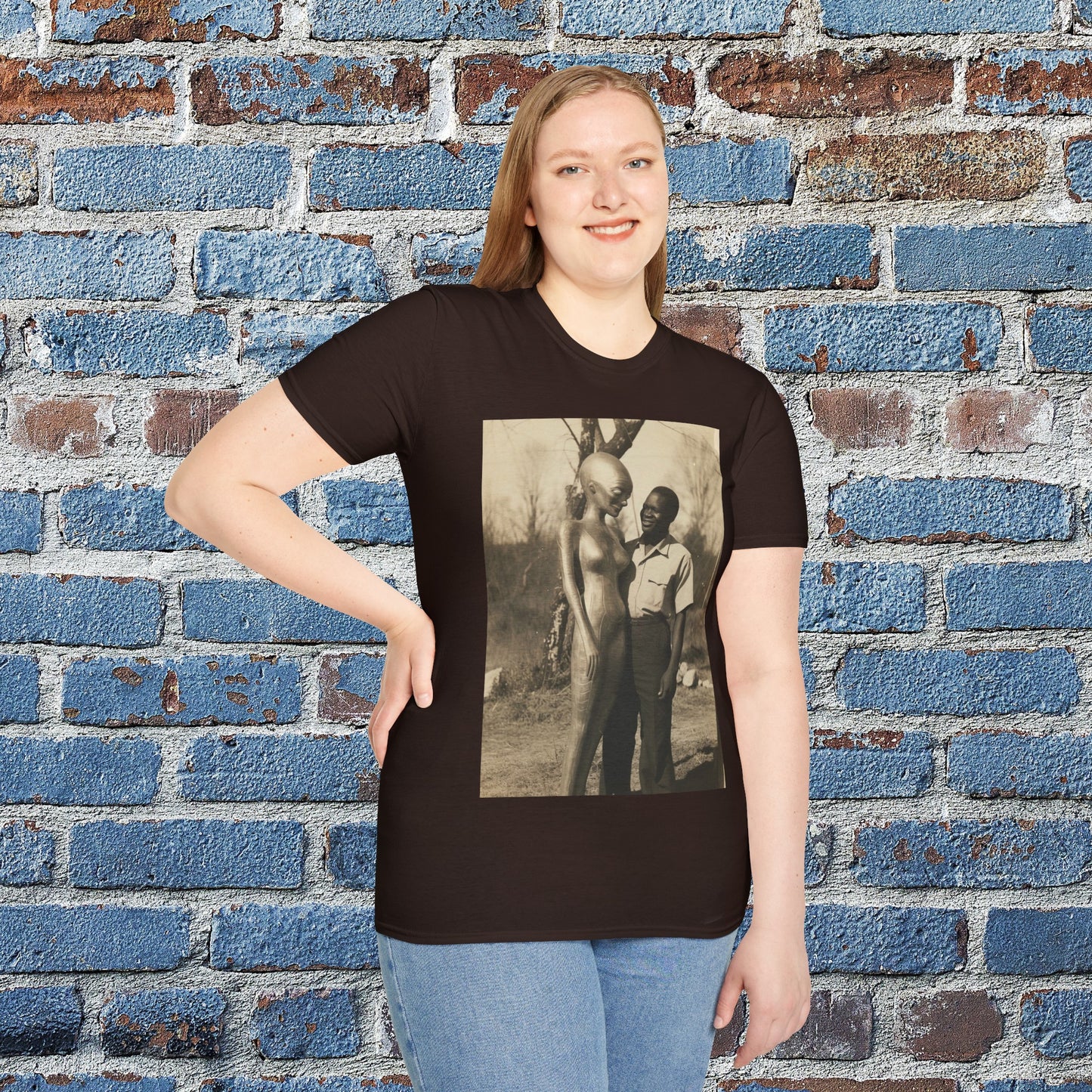 alien love connection space art t shirt