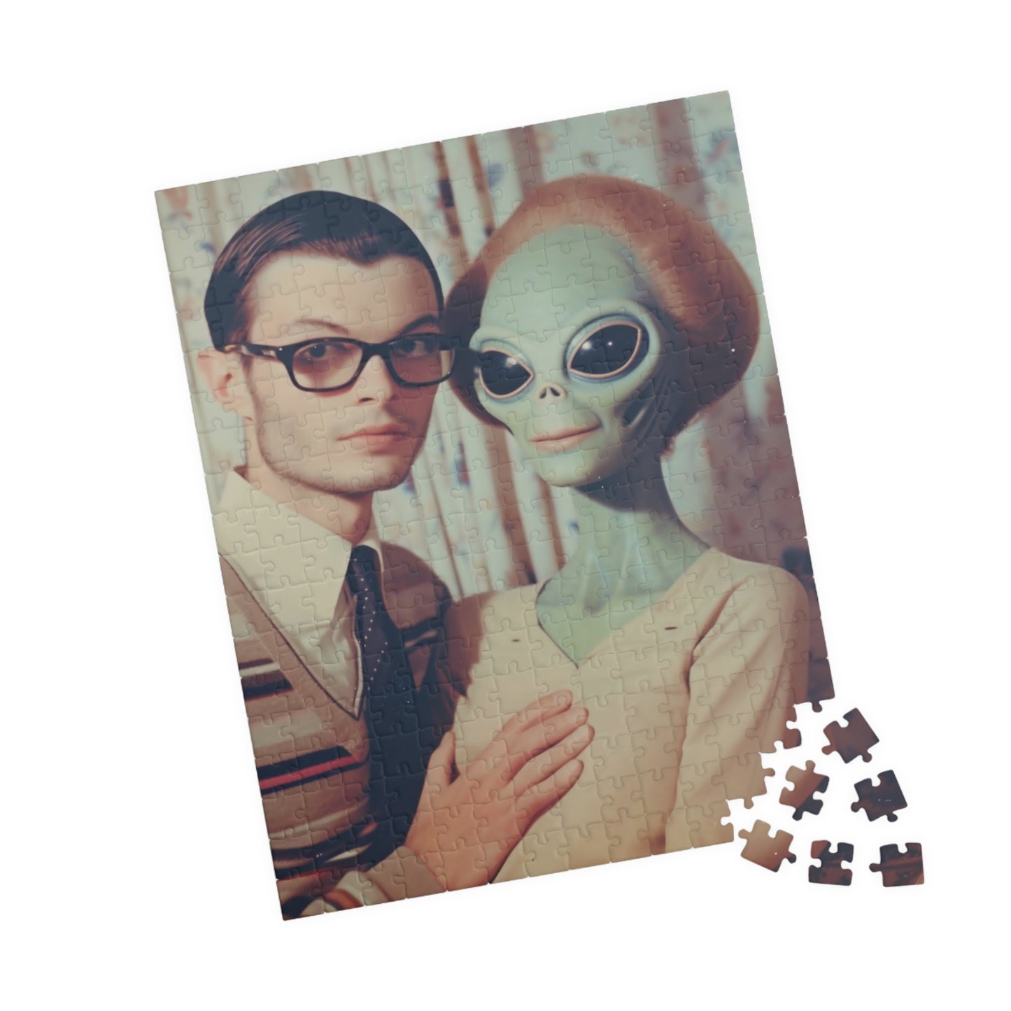 Alien Love Connections Puzzle - Couple #7 (1014, 520, or 252 pcs)