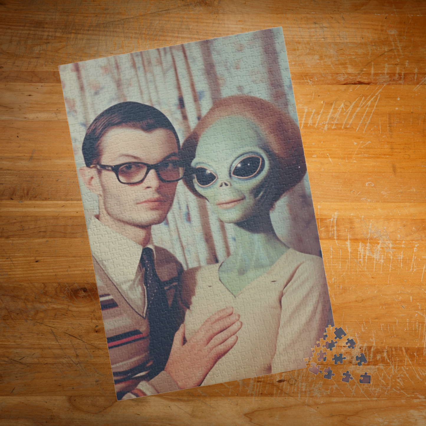 Alien Love Connections Puzzle - Couple #7 (1014, 520, or 252 pcs)