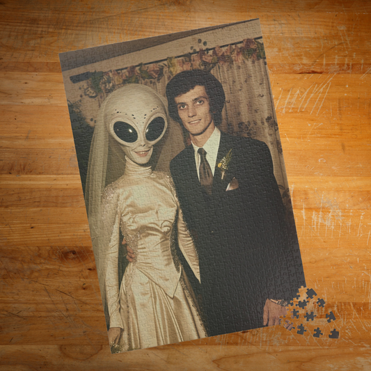 Alien Love Connections Puzzle - Couple #9 (1014, 520, or 252 pcs)