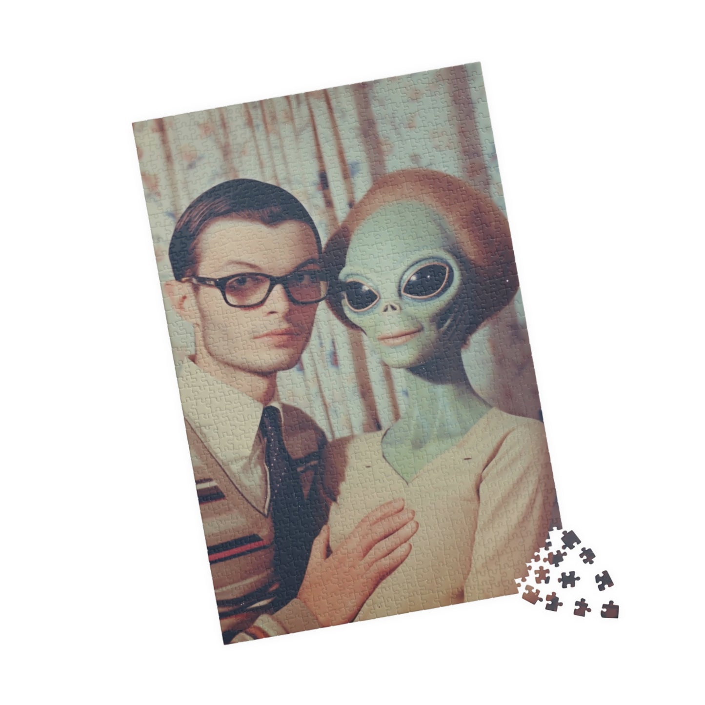 Alien Love Connections Puzzle - Couple #7 (1014, 520, or 252 pcs)